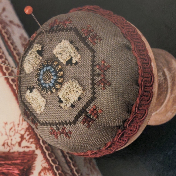 Just CrossStitch Magazine August 2004 - Picture 8 of 16